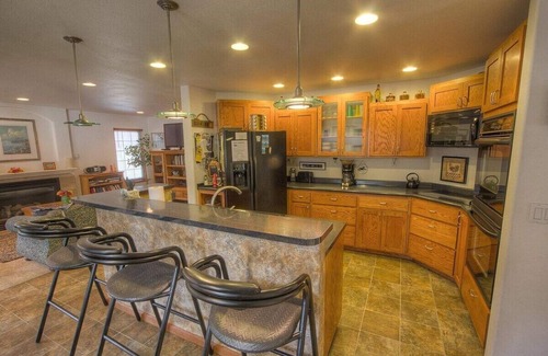 Tahoe Island House | Wolfpack Refuge-Hot Tub w/Landscaped Yard CYH1077