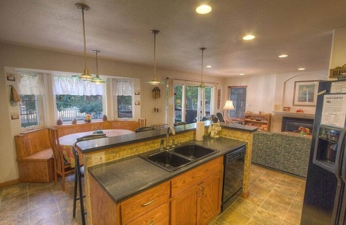 Tahoe Island House | Wolfpack Refuge-Hot Tub w/Landscaped Yard CYH1077