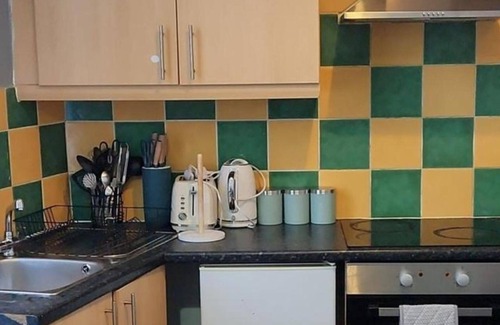 Wolverhampton Apartment | Wolverhampton City Centre - 1-bed Flat - Sleeps 3