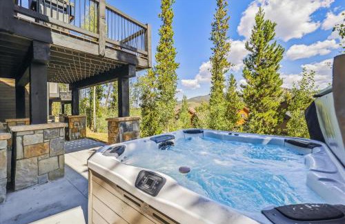 The Highlands House | Wolverine Lookout townhouse