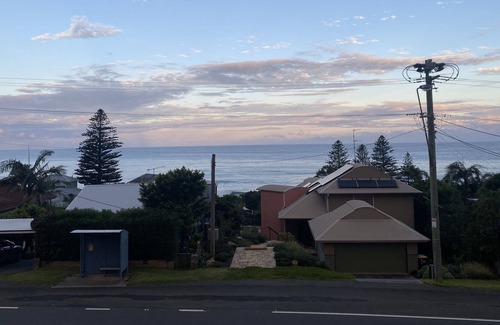 Wombarra House | Wombarra Sea View House on Lawrence Hargrave Drive