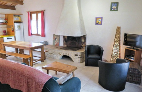 Blanquefort-sur-Briolance House | Wonderful private villa for 4 guests with WIFI, private pool, TV, terrace and pets allowed