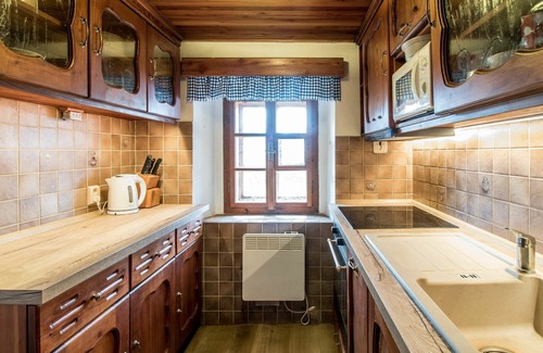 Lanov Villa | Wonderful private villa for 9 people with WIFI, TV, terrace, pets allowed and parking