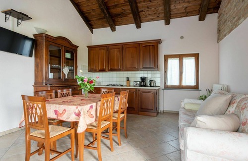 Castagnole delle Lanze House | Wonderful villa for 4 guests with pool, WIFI, TV, terrace, panoramic view and parking