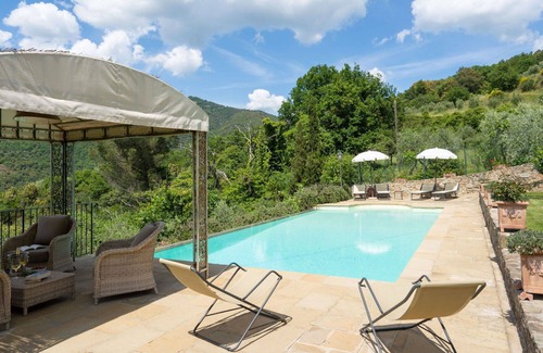 Castiglion Fiorentino House | Wonderful private villa for 6 people with private pool, WIFI, TV, patio, pets allowed and parking