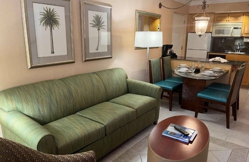 Singer Island Resort | Wonderful 1 bedroom unit at Palm Beach Shores Resort on the Ocean
