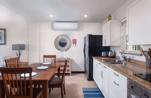 Marine Gardens Condo | Wonderful 1-bed condo, 2min walk to beach & more