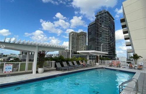 Midtown Apartment | Wonderful 1 bedroom condo in Midtown.