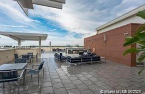 Midtown Apartment | Wonderful 1 bedroom condo in Midtown.