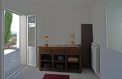 Villa Collemandina Villa | Wonderful 2 bedroom house, private pool, stunning mountain views, WIFI!