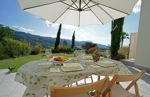 Villa Collemandina Villa | Wonderful 2 bedroom house, private pool, stunning mountain views, WIFI!