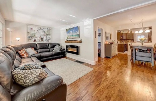 Belmont Cragin House | Wonderful 2 unit home