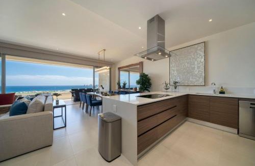 El Tezal Apartment | Wonderful 2BR Condo with Ocean and Arch Views