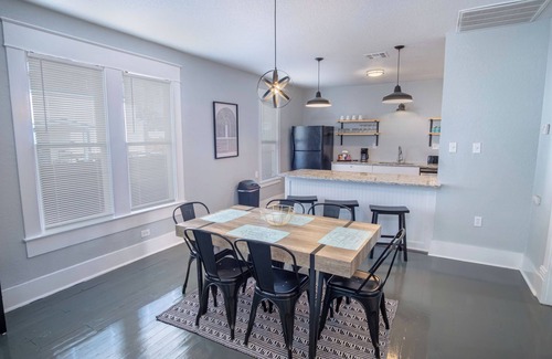Nevada Street Cottage | Wonderful 3 BR 2 BA Near Downtown