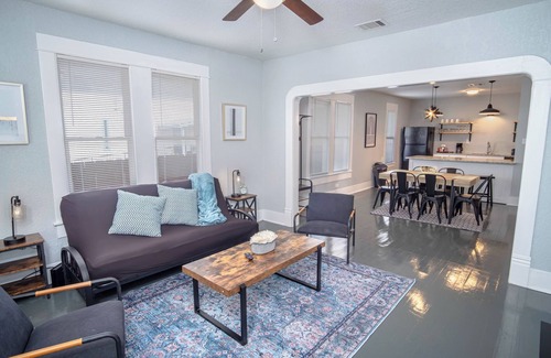 Nevada Street Cottage | Wonderful 3 BR 2 BA Near Downtown