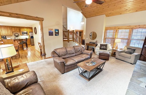 Sunriver House | Wonderful 5 Bedroom with 2 Primary Bedrooms in NE Sunriver -ORL05