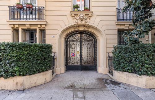 Gambetta Apartment | Wonderful and bright apartment close to everything