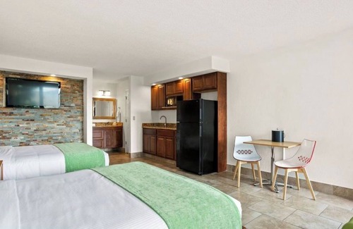 Historic Downtown Kissimmee Resort | Wonderful Apt Hotel with Pool in Kissimmee 2