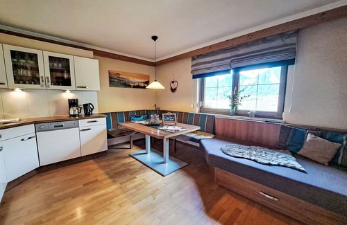 Ramsau im Zillertal Villa | Wonderful villa for 8 guests with WIFI, TV, balcony and pets allowed