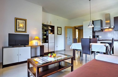 Brsec Apartment | Wonderful Brsec Apartments with Sea View and Shared Pool - Comfort One Bedroom Apartment