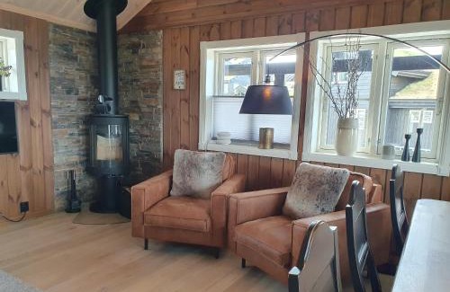 B House | Wonderful cabin with amazing mountain - view