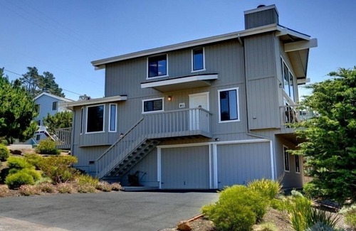 Marine Terrace House | Wonderful Cambria Oceanview Home Within Walking Distance to the Sea