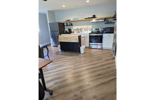 Wilmington Cottage | Wonderful Downtown Cottage - Big Backyard - Pet Friendly!