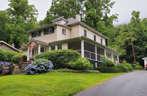 Montreat House | Wonderful Family Home in the Heart of Montreat