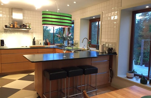 Kummelnas Villa | Wonderful familyfriendly wooden house at a lake in Stockholm countryside