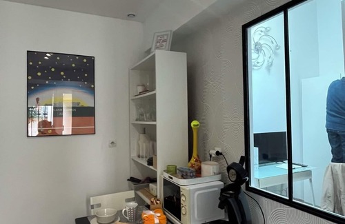 Billancourt–Rives de Seine Apartment | Wonderful 1-bedroom apartment with WiFi in Boulogne-Billancourt Rolland Gaross