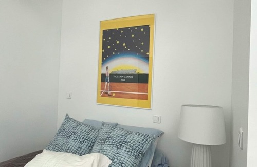 Billancourt–Rives de Seine Apartment | Wonderful 1-bedroom apartment with WiFi in Boulogne-Billancourt Rolland Gaross