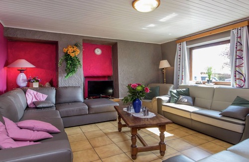 Gouvy House | Wonderful Holiday Home in Montleban with Sauna