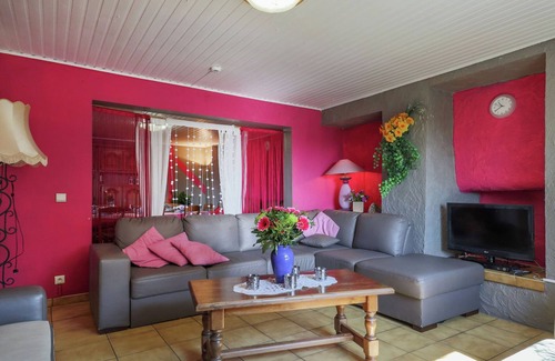Gouvy House | Wonderful Holiday Home in Montleban with Sauna