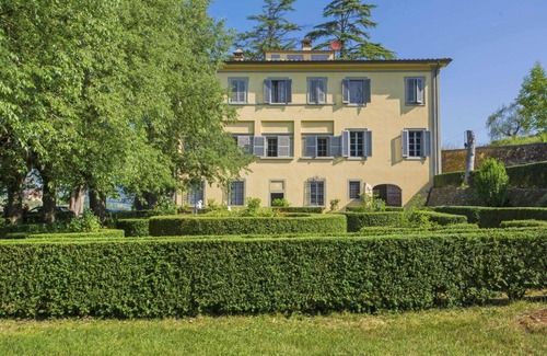 Serravalle Pistoiese Villa | Wonderful private villa for 16 people with WIFI, private pool, TV and parking