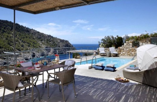 Frourion Villa | Wonderful Kefalonia Villa | Villa Lenalee | 2 Bedrooms | Seafront | Spectacular.