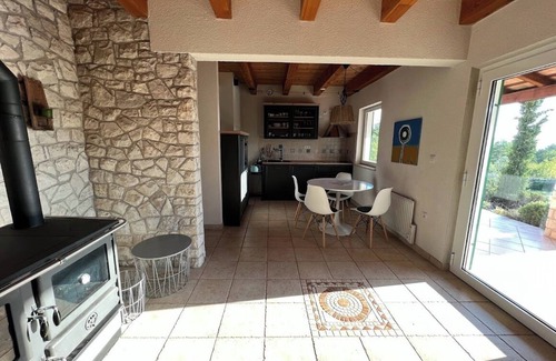 Ripenda Kras Cottage | Wonderful little "Villa Istra" with fantastic garden and heated pool
