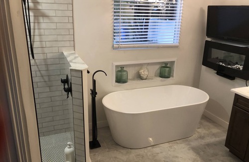 United Central House | Wonderful newly renovated and newly furnished bungalo in St Pete
