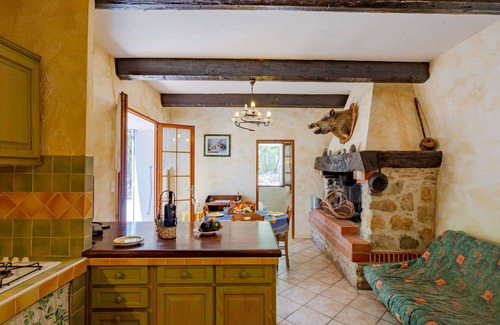 Regusse House | Wonderful private villa for 6 guests with private pool, TV, patio, pets allowed and parking