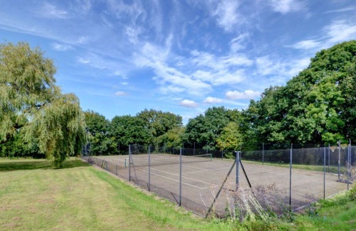 Sheepwash House | Wonderful private villa for 2 people with WIFI, TV, patio, panoramic view and parking