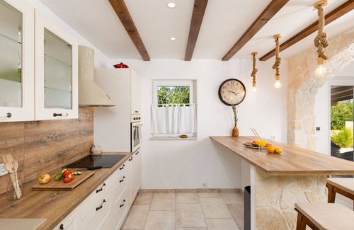 Garica House | Wonderful private villa for 8 people with A/C, WIFI, private pool, TV, terrace and parking