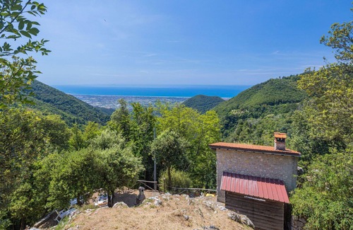 Stazzema House | Wonderful private villa for 4 guests with parking