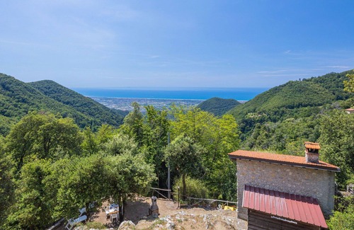 Stazzema House | Wonderful private villa for 4 guests with parking