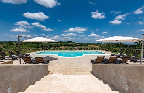 Torrita di Siena Villa | Wonderful private villa with WIFI, A/C, hot tub, private pool, TV, patio, close to Montepulciano