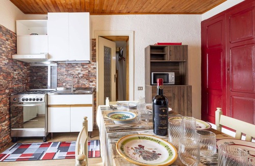 Villa di Tirano House | Wonderful private villa for 7 people with A/C, WIFI, TV, patio, pets allowed and parking