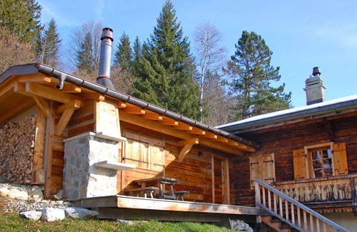 Barboleusaz House | Wonderful private villa for 6 guests with WIFI, terrace and parking