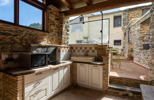 Prela House | Wonderful private villa with private pool, WIFI, TV, terrace, pets allowed and panoramic view