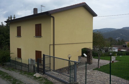 Porretta Terme House | Wonderful private villa for 4 people with WIFI, TV, pets allowed, panoramic view and parking