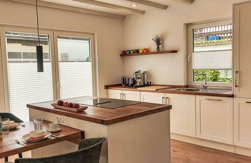 Hallenberg House | Wonderful private villa for 4 guests with WIFI, TV and terrace