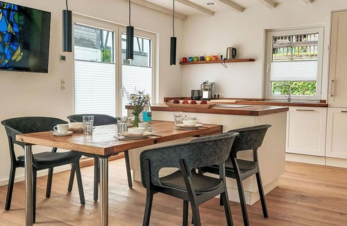 Hallenberg House | Wonderful private villa for 4 guests with WIFI, TV and terrace