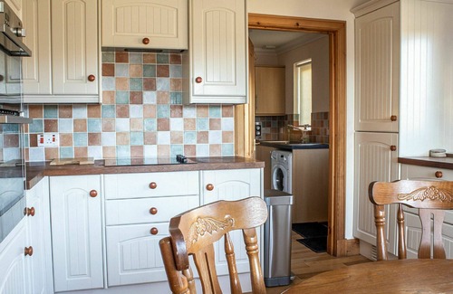 Bornesketaig House | Wonderful private villa for 6 people with TV and parking